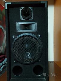 stereo amplificato con 2 casse