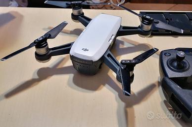 drone DJI Spark con gadget orginali
