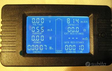 Multimetro Digitale LCD da pannello per batteria.