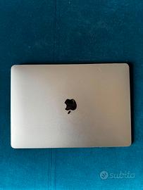 MacBook Air M1 2020. 256 giga e 13 pollici