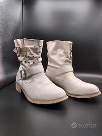 Stivaletti bianchi con tacco in legno