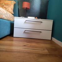 👉 Comodino IKEA bianco moderno – perfetto stato! 