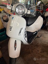 Vespa 300 Gts