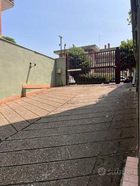 Box / Garage di 30 m² a Roma