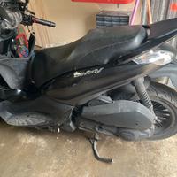 Beverly 125 incidentato