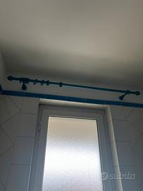 Bastone per tende in legno blu