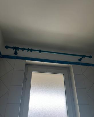 Bastone per tende in legno blu