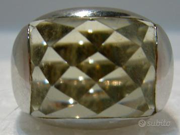 Anello in Argento con un rettangolare Quarzo Crist