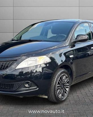 Lancia Ypsilon 1.0 FireFly 70cv Hybrid Silver