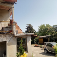 Soluzione bifamiliare con 5000mq di giardino e 150