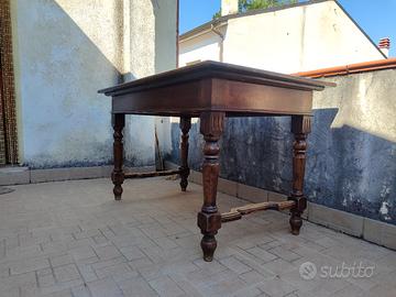 tavolo il legno con cassetto 85x140