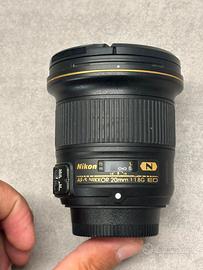 Nikon NIKKOR 20mm fisso 1.8