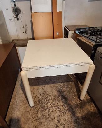 Tavolo bianco