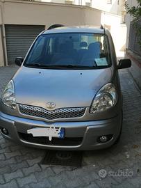 Toyota yaris verso