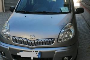 Toyota yaris verso