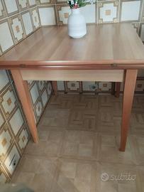 Tavolo in legno