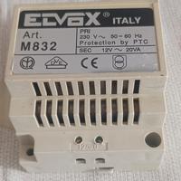 Alimentatore Elvox M832. 
