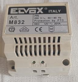 Alimentatore Elvox M832. 