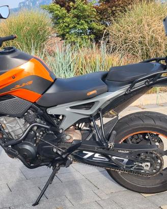 KTM Duke 790