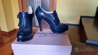 Décolleté blu con plateau 