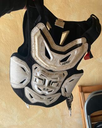 Pettorina moto leatt 5.5 pro