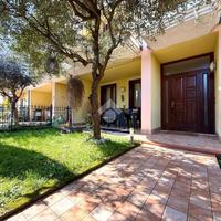 VILLA A SCHIERA A OFFLAGA