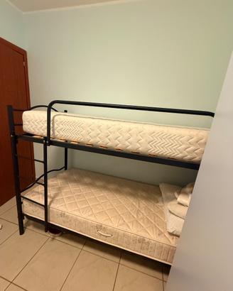 Letto a castello completo di materassi