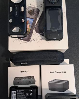 Insta360 x4 + 1 anno garanzia scontrino+ accessori