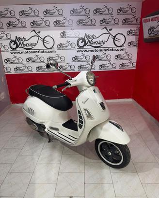Piaggio Vespa 300 GTS