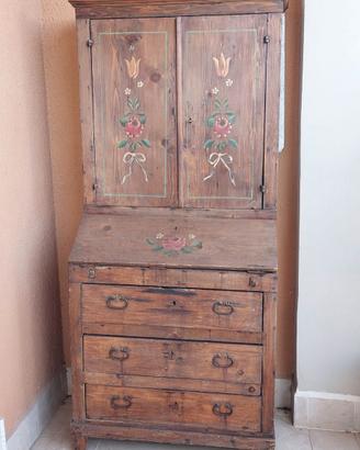 CREDENZA TIROLESE