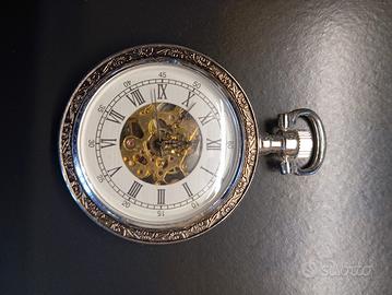 Orologio da taschino con sistema di ricarica 