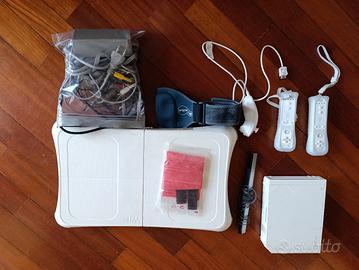 Nintendo Wii + balance board  +  5 giochi