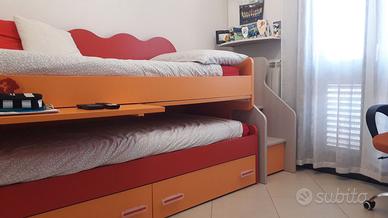 Letto a castello con scrivanie estraibili