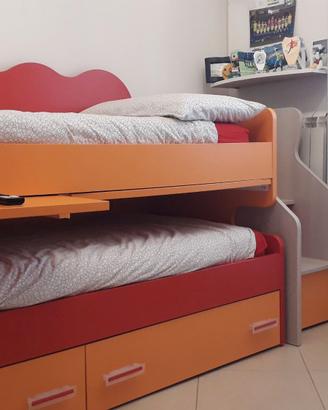 Letto a castello con scrivanie estraibili