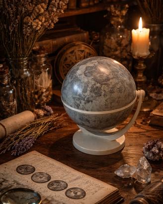 Globo lunare vintage rotante su base space age