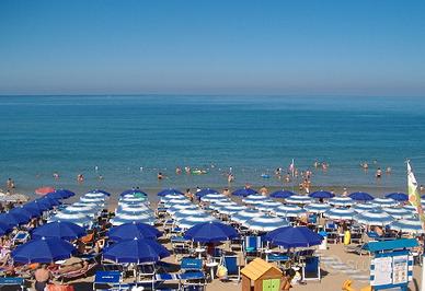 Appartamento con terrazzo sul mare