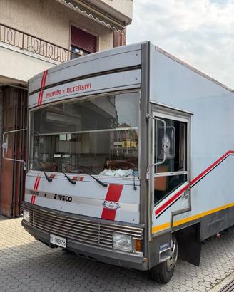 AUTONEGOZIO CAMION IVECOcc5861 DIESEL 102 KW.