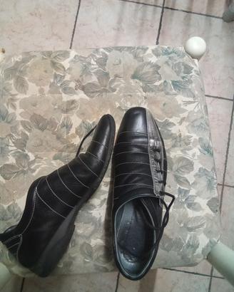 scarpa nera e argento 