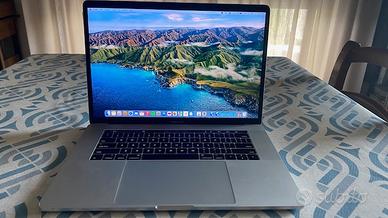 MacBook Pro 15” 2016 i7 – 16 GB RAM – SSD 512 GB