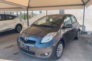 Toyota Yaris 1.4 D-4D DPF 5 porte Sol