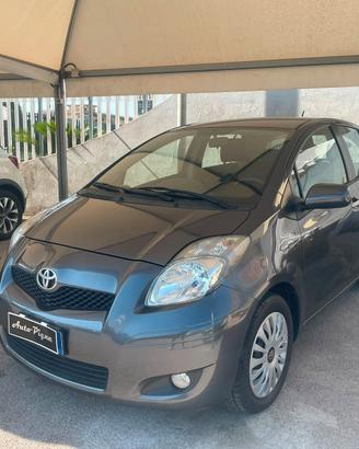 Toyota Yaris 1.4 D-4D DPF 5 porte Sol