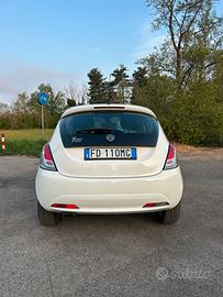 Lancia Ypsilon 1.2 69 cv gold