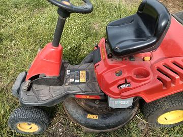 Trattorino tagliaerba MTD Scooter hydro