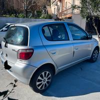 Toyoa yaris 1000