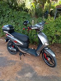 scooter elettrico in bicicletta