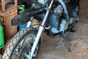 Bmw 650 monocilindrico,motore rotax!