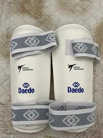 GUANTI E PARASTINCHI Taekwondo