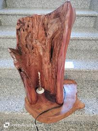 Lampada in legno
