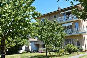 Palazzina di due appartamenti capannone