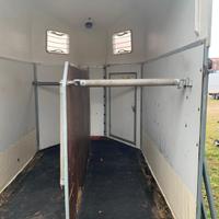 Trailer 2 cavalli